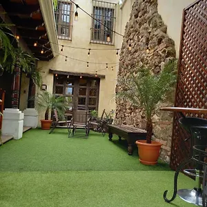 https://casa-thomar.guatemalaantiguahotels.com